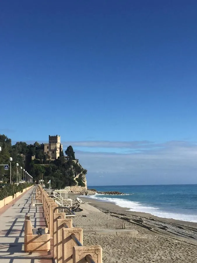 Apartment Hostdomus - Villa Cicala Finale Ligure