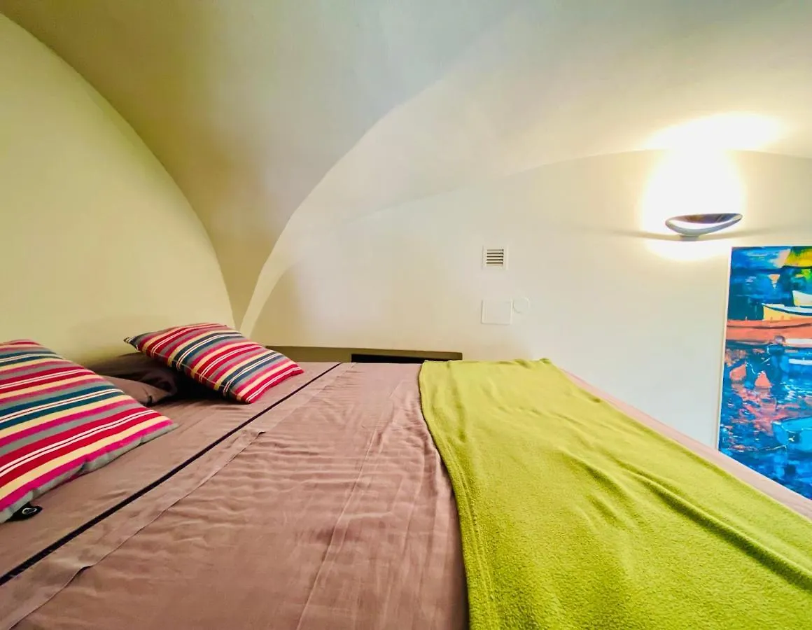 Apartment Hostdomus - Villa Cicala Finale Ligure Italy